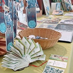 Photo du stand "Les Bulles d'Astate", avec des marque-pages et cartes disponibles sur ma boutique en ligne.